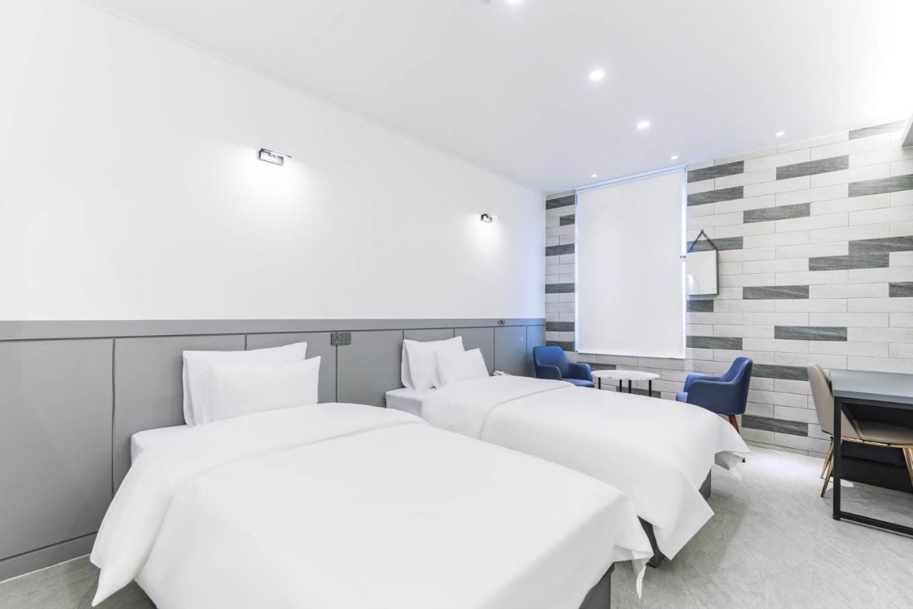 Pyeongtaek Godeok Rich Stay Hotel מראה חיצוני תמונה