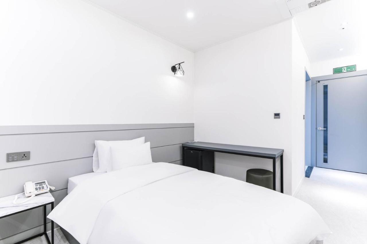 Pyeongtaek Godeok Rich Stay Hotel מראה חיצוני תמונה