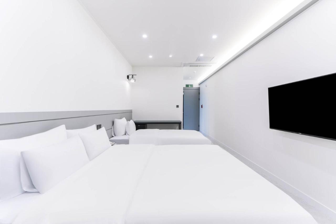 Pyeongtaek Godeok Rich Stay Hotel מראה חיצוני תמונה