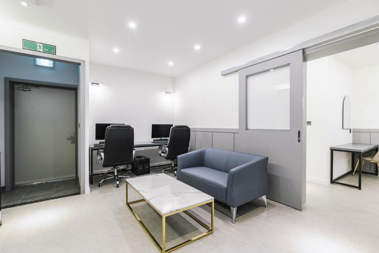 Pyeongtaek Godeok Rich Stay Hotel מראה חיצוני תמונה