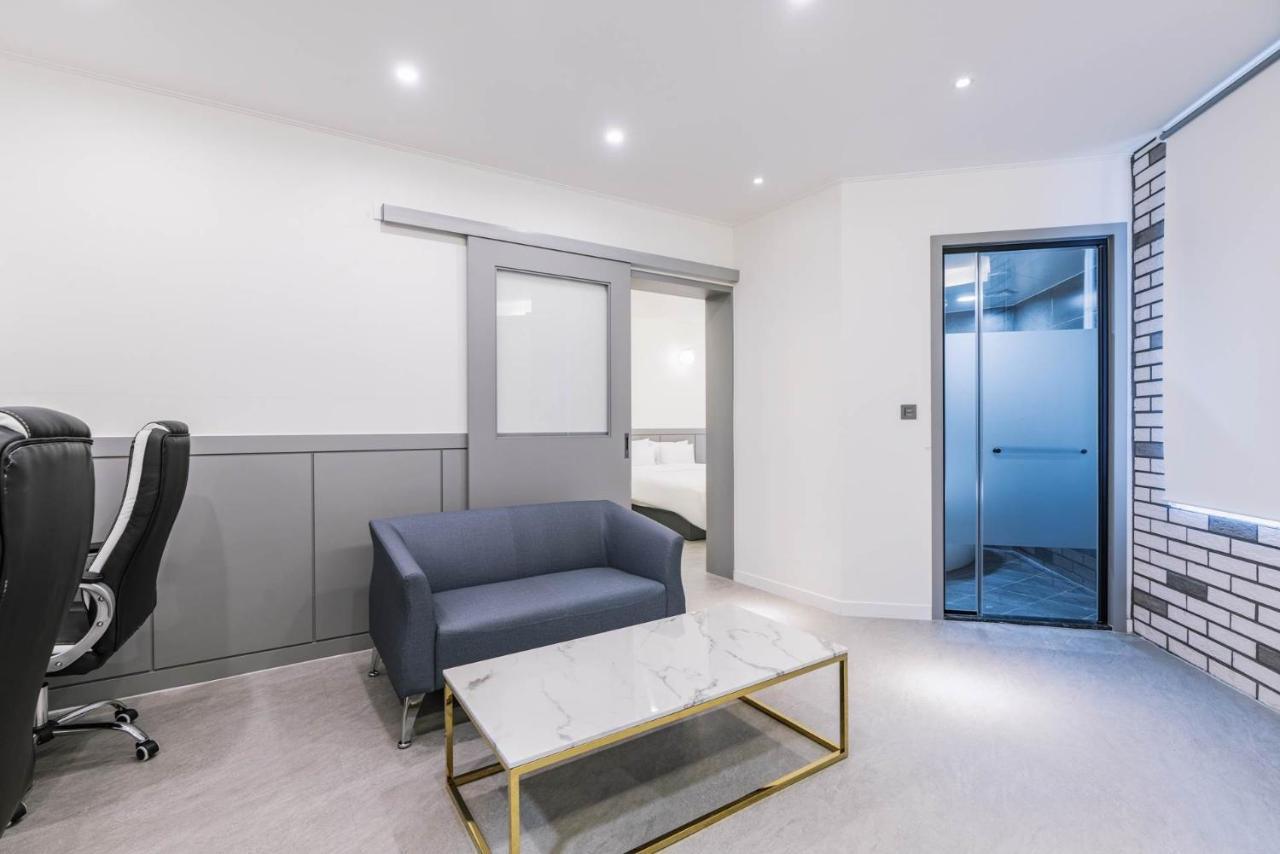 Pyeongtaek Godeok Rich Stay Hotel מראה חיצוני תמונה