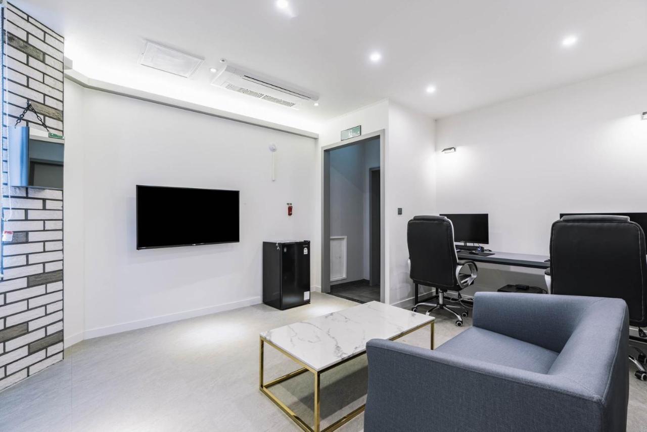 Pyeongtaek Godeok Rich Stay Hotel מראה חיצוני תמונה